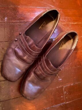 Clarks Men’s Dark Brown Leather Slip-On Loafers